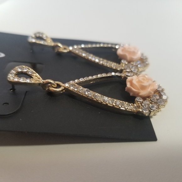 INC drop earnings with rose & crystals - Picture 3 of 4